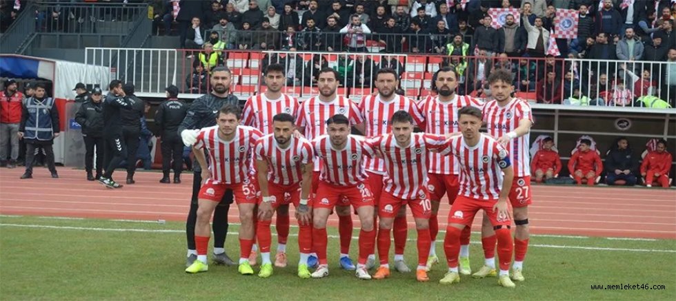 KAHRAMANMARAŞ İSTİKLALSPOR FETHİYESPOR’U 4-0 MAĞLUP ETTİ: PLAY-OFF YARIŞINDA KRİTİK GALİBİYET