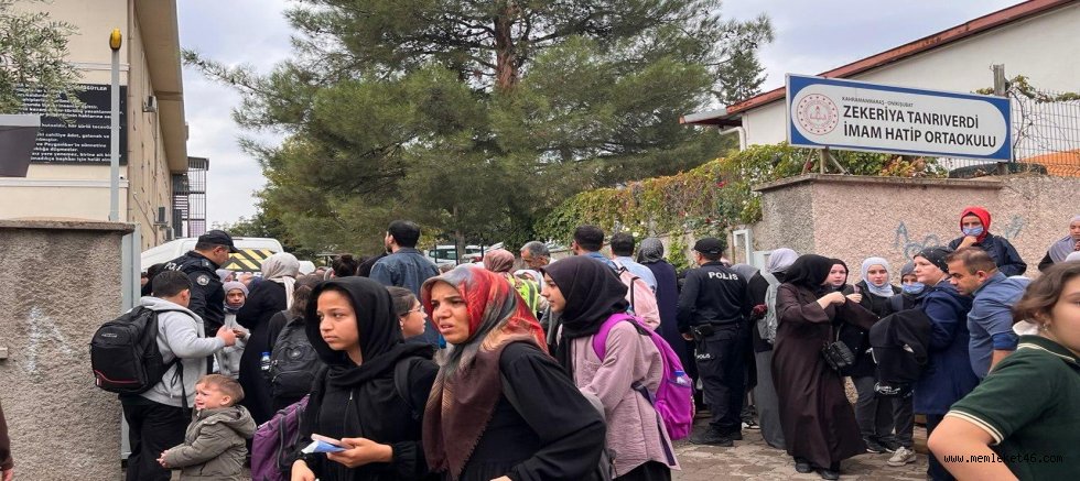 KAHRAMANMARAŞ’TA OKULDA KOKU PANİĞİ: 20 ÖĞRENCİ HASTANEYE KALDIRILDI
