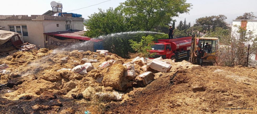 KAHRAMANMARAŞ'TA SAMANLIK ALEV ALEV YANDI
