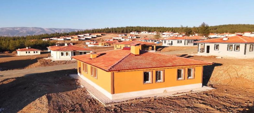 KAHRAMANMARAŞ'TA TEVEKKELİ MAHALLESİ'NDE DEPREM KONUTLARI TESLİM EDİLDİ