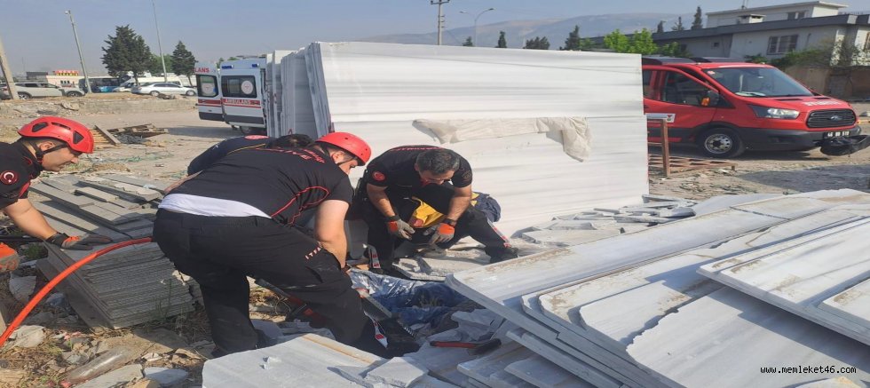 KAHRAMANMARAŞ’TA ÜZERİNE MERMER DÜŞEN İŞÇİ HAYATINI KAYBETTİ