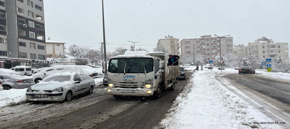 KASKİ’DEN 53 ARAÇLA KARLA MÜCADELEYE DESTEK