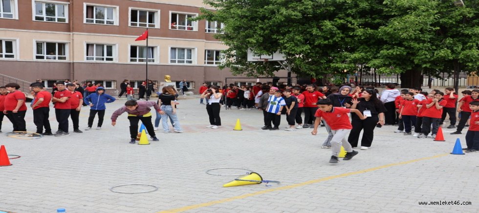 KSÜ’LÜ ÖĞRENCİLER HATAY SAMANDAĞ’DA EĞİTİM ATÖLYESİ GERÇEKLEŞTİRDİ