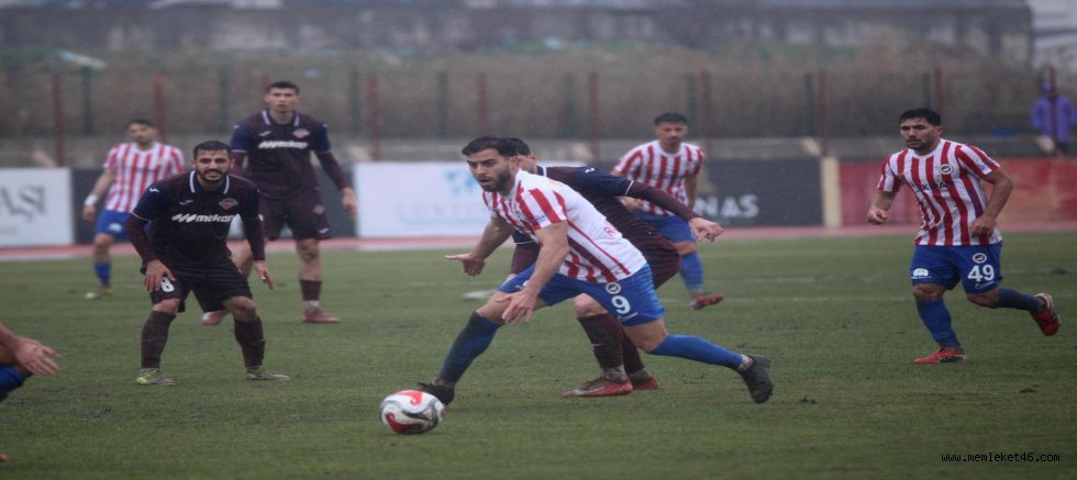 LİDERLİK YAKIŞTI: İSTİKLAL SPOR’DAN 4 GOLLÜ ZAFER