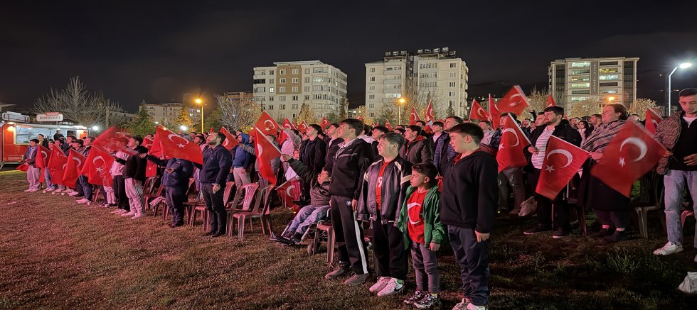 MİLLİ HEYECAN DEV EKRANDA YAŞANDI DÜNYA KUPASI BİLETİ COŞKUYLA KUTLANDI