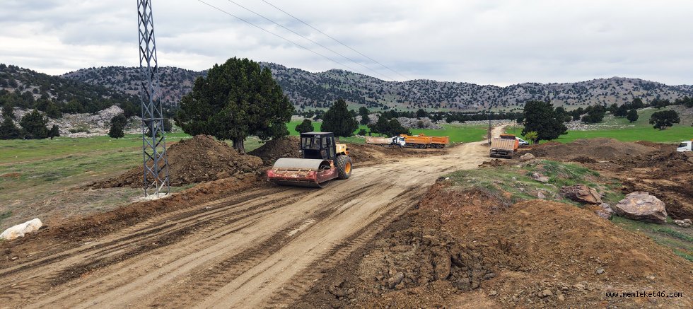 NURHAK’TA YOLLAR BÜYÜKŞEHİR’LE YENİLENİYOR