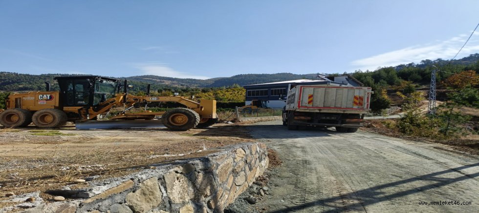 ONİKİŞUBAT BELEDİYESİ, 10 KIRSAL MAHALLEDE ULAŞIM AĞINI GÜÇLENDİRİYOR