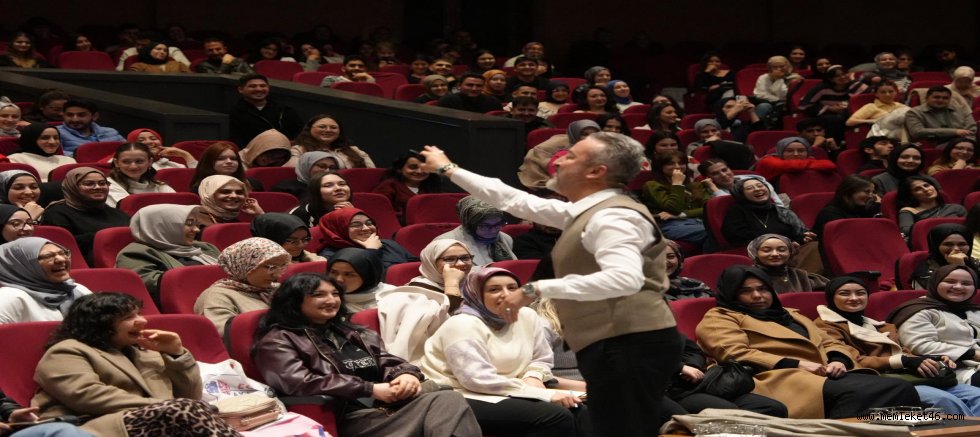 ONİKİŞUBAT BELEDİYESİ’NİN YKS VE KPSS KAZANDIRAN TAKTİKLER KAMPI YOĞUN İLGİ GÖRDÜ