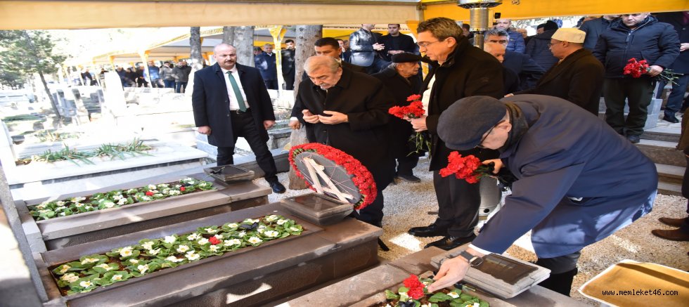 SANKO’NUN KURUCUSU SANİ KONUKOĞLU, MEZARI BAŞINDA ANILDI