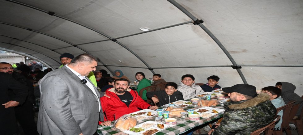 TÜRKOĞLU’NDA RAMAZAN COŞKUSU: İFTAR SOFRALARI, ETKİNLİKLER VE MANEVİ ATMOSFER BİR ARADA