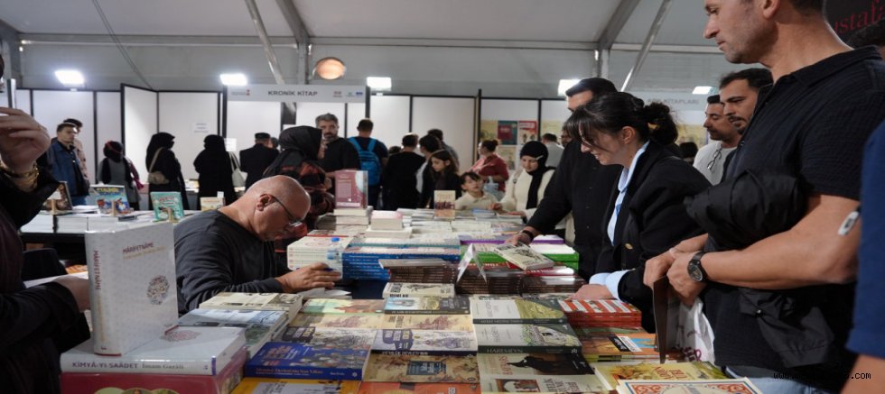 ULUSLARARASI KAHRAMANMARAŞ KİTAP FUARI, EDEBİYAT MİRASINI NESİLDEN NESİLE TAŞIYOR