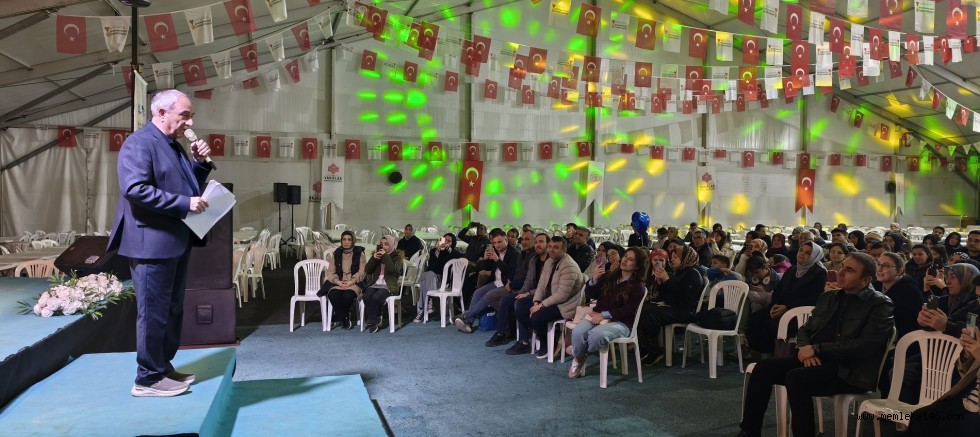 NURULLAH GENÇ, RAMAZAN AKŞAMINI ŞİİRLERİYLE SÜSLEDİ