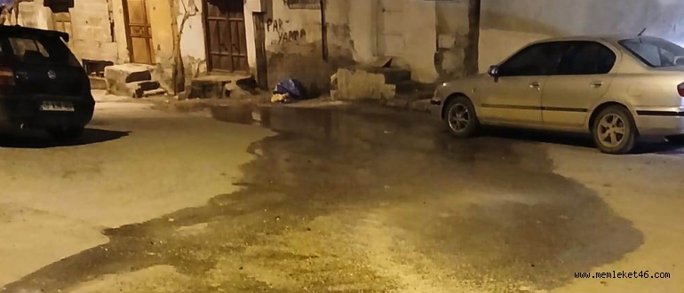 ONİKİŞUBAT BELEDİYESİ’NDEN DON VE BUZLANMAYA KARŞI ERKEN MÜDAHALE