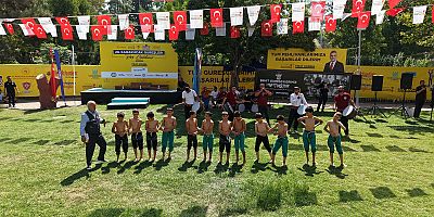 26 YILLIK HASRET SONA ERDİ GELENEKSEL AĞUSTOS FUARI GÜREŞLERİ BAŞLADI
