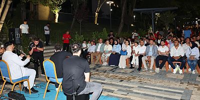 ABDAL HALİL AĞA PARKI’NDA ELİ TÜRKOĞLU RÜZGARI ESTİ