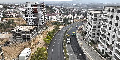 ADİL ERDEM BAYAZIT CADDESİ’NDE ASFALT SERİMİ SÜRÜYOR