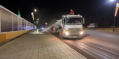 AFŞİN’DE CADDELER TERTEMİZ: BÜYÜKŞEHİR’DEN KENT ESTETİĞİNE ÖZENLİ DOKUNUŞ