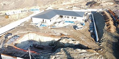 AFŞİN'DE DEPREM SONRASI EĞİTİM YATIRIMLARI HIZLA DEVAM EDİYOR