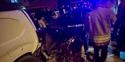 AFŞİN’DE OTOMOBİL PARK HALİNDEKİ 4 ARACA ÇARPTI: 1 YARALI