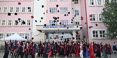 AFŞİN MESLEK YÜKSEKOKULUNDA MEZUNİYET COŞKUSU