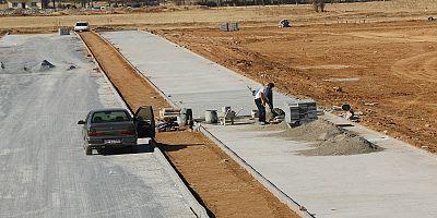 AFŞİN MİLLET BAHÇESİ’NDE ÇALIŞMALAR SÜRÜYOR