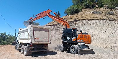 AĞABEYLİ MAHALLESİ’NDE YOL İYİLEŞTİRME ÇALIŞMALARI DEVAM EDİYOR