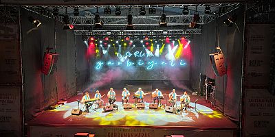 AĞUSTOS FUARINDA GRUP GARBİYELİ SÖYLEDİ, MÜZİKSEVERLER EŞLİK ETTİ