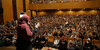 AİLE DANIŞMANI ERDİM, EBEVEYN - ÇOCUK İLİŞKİSİNE IŞIK TUTTU