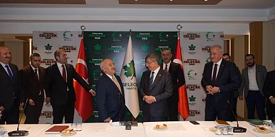 AK PARTİ'DEN İSTİFA EDEN ESKİ BELEDİYE BAŞKANI GELECEK PARTİSİ'NE KATILDI