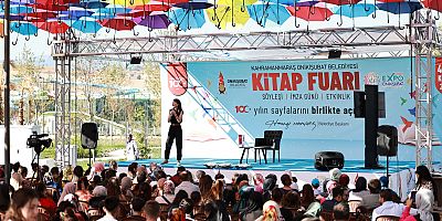 AKADEMİSYEN ANNE, EXPO 2023 KİTAP FUARI’NDA DEPREMZEDE EBEVEYNLERLE BULUŞTU