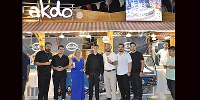 AKDO’DAN CEMİLE SÖNMEZ’E DONDURMA ŞOV