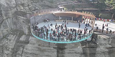 ALİ KAYASI CAM TERAS’A ZİYARETÇİ AKINI