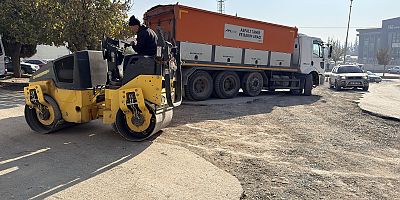 ALTYAPISI TAMAMLANAN YOLLAR BİR BİR TAMİR EDİLİYOR