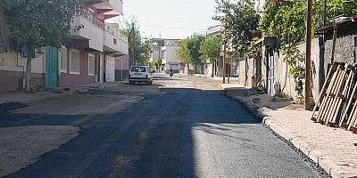 ALTYAPISI TAMAMLANAN YOLLARIN KAPLAMALARI SOKAK SOKAK DEVAM EDİYOR