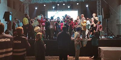 ANADOLU ARSLANLARI DEPREMZEDE 10 BİN ÇOCUĞA İFTAR VERDİ