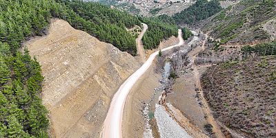 ANDIRIN’LA MERKEZİN ULAŞIMINI 20 KİLOMETRE KISALTACAK YOL İNŞAATI HIZLA İLERLİYOR