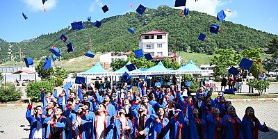 ANDIRIN MESLEK YÜKSEKOKULUNDA MEZUNİYET HEYECANI YAŞANDI