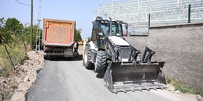 AYAKLICAOLUK’UN YENİ İÇMESUYU HATTININ İMALATI SÜRÜYOR