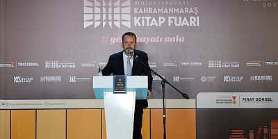 AYM ÜYESİ KENAN YAŞAR, KİTAP FUARI’NDA HUKUK VE EDEBİYAT İLİŞKİSİNİ ELE ALDI
