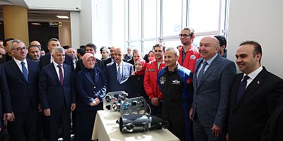 BAKAN KACIR VE İLK TÜRK ASTRONOT GEZERAVCI, GENÇLERLE BULUŞTU