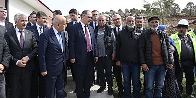 BAKAN ÖZHASEKİ VE BAŞKAN GÜNGÖR, ŞEHİT AİLESİNİ YENİ KONUTLARINDA ZİYARET ETTİ