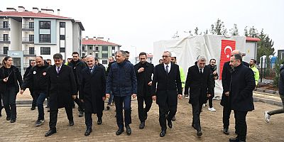 BAKAN YERLİKAYA, TOKİ KONUTLARI’NDA İNCELEMELERDE BULUNDU