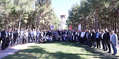 BAŞKAN AKPINAR, 19 EKİM MUHTARLAR GÜNÜ DOLAYISIYLA BÖLGESİNDE BULUNAN MAHALLE MUHTARLARIYLA BİR ARAYA GELDİ 