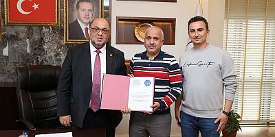BAŞKAN AKPINAR, “PARK VE BAHÇELERİMİZİN BANKLARINI MESLEK LİSELERİMİZ ÜRETMEYE DEVAM EDECEK”