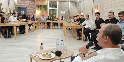BAŞKAN BALCIOĞLU, KÜTÜPHANEDE ÖĞRENCİLERE TECRÜBELERİNİ ANLATT