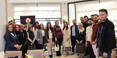 BAŞKAN EBRU KAYA’DAN TÜRKOĞLU’NDA ECZACILARLA DAYANIŞMA BULUŞMASI