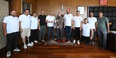 BAŞKAN FIRAT GÖRGEL, ‘SÜPER’ VOLEYBOLCULARI AĞIRLADI