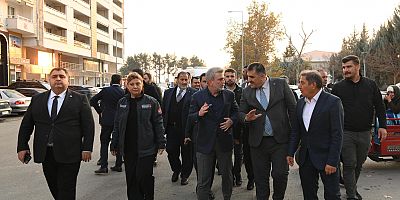 Türkoğlu’nda muhtarlarla bir araya gelen ve bir dizi ziyarette bulunan Başkan Görgel