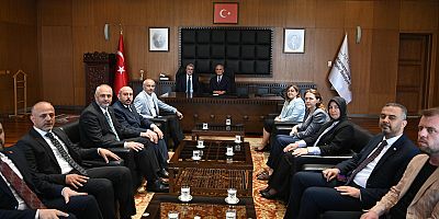 BAŞKAN GÖRGEL,  AK PARTİ GENEL BAŞKAN YARDIMCISI YILMAZ'I AĞIRLADI 