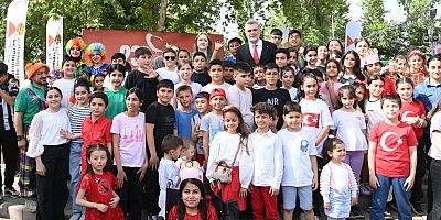 BAŞKAN GÖRGEL, ÇOCUKLARIN BAYRAM SEVİNCİNE ORTAK OLDU